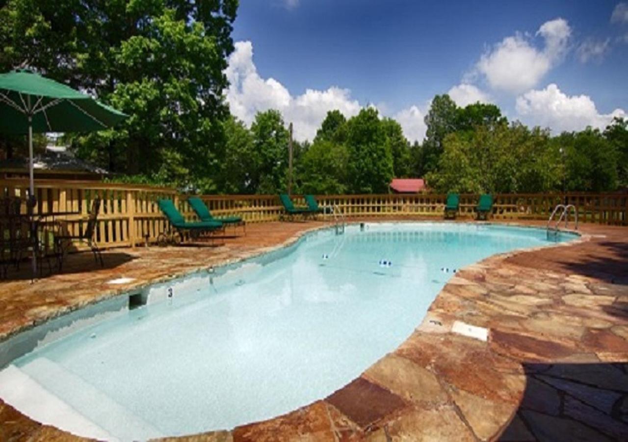 The Smoke House Hotel 3*